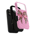 Leopard Bow protective phone case, close-up of the dual-layer construction